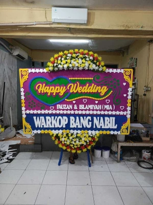 Papan Bunga di Candigugur Bawang