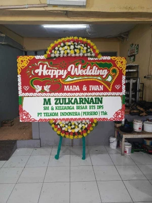 Papan Bunga di Candigugur Bawang